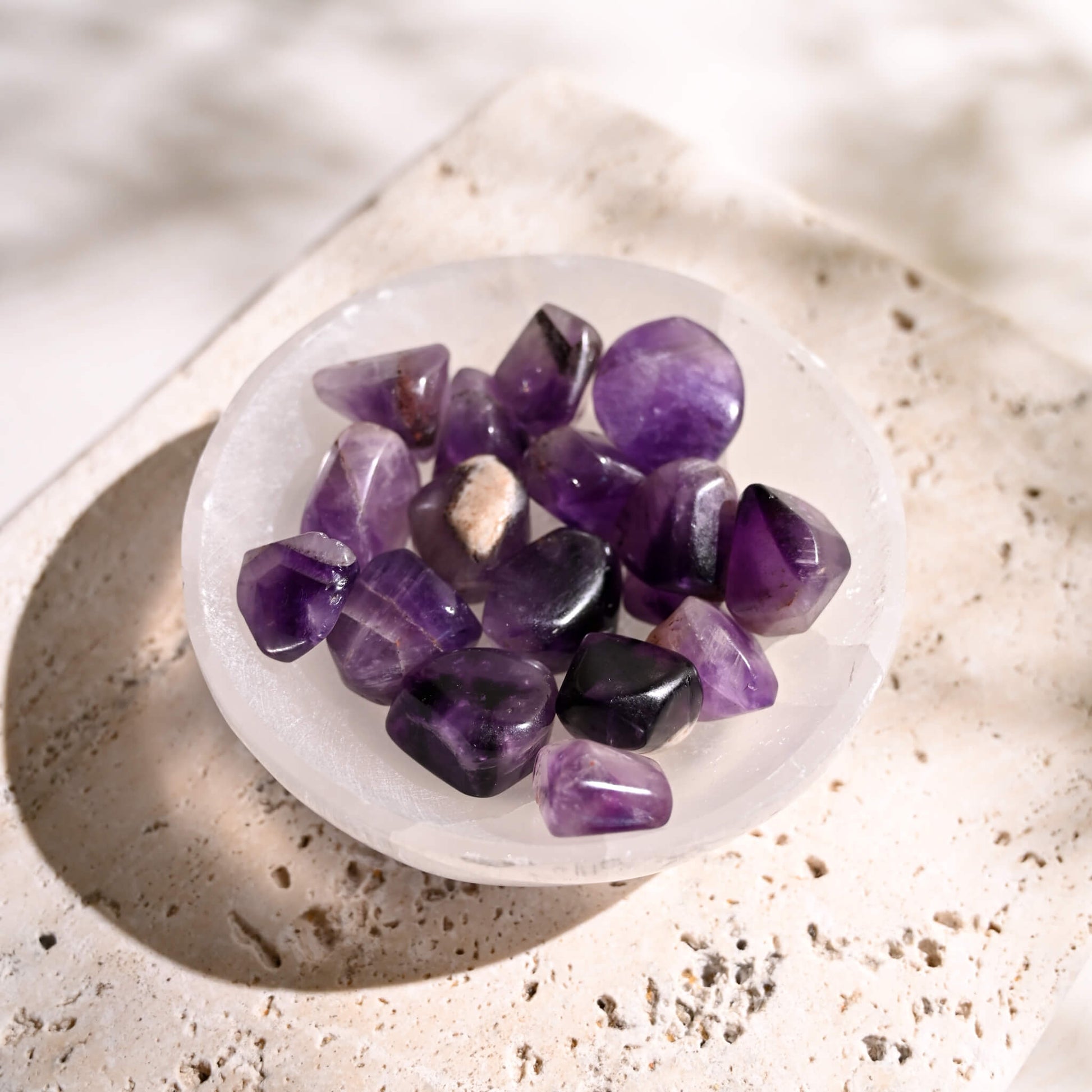 Amethyst Tumble Stone in selenite Bowl